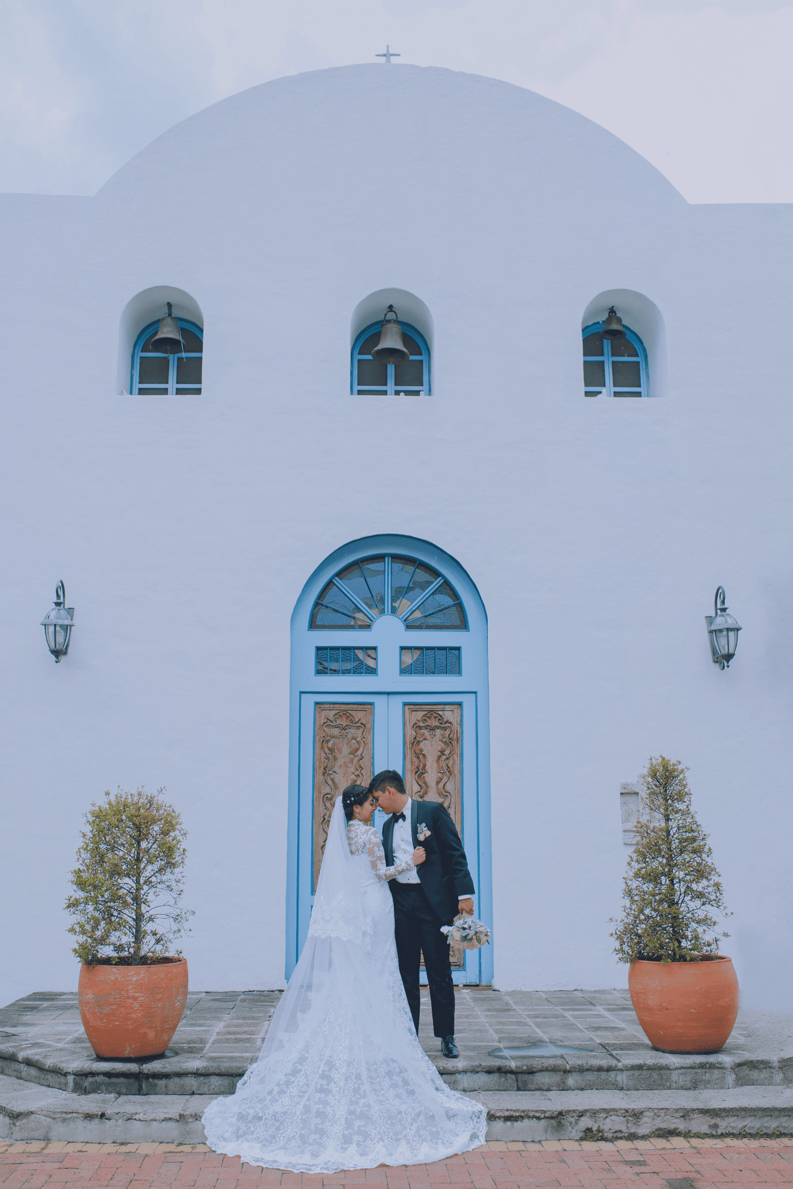 Wedding at Estancia Rosario with heritage architecture and warm atmosphere.