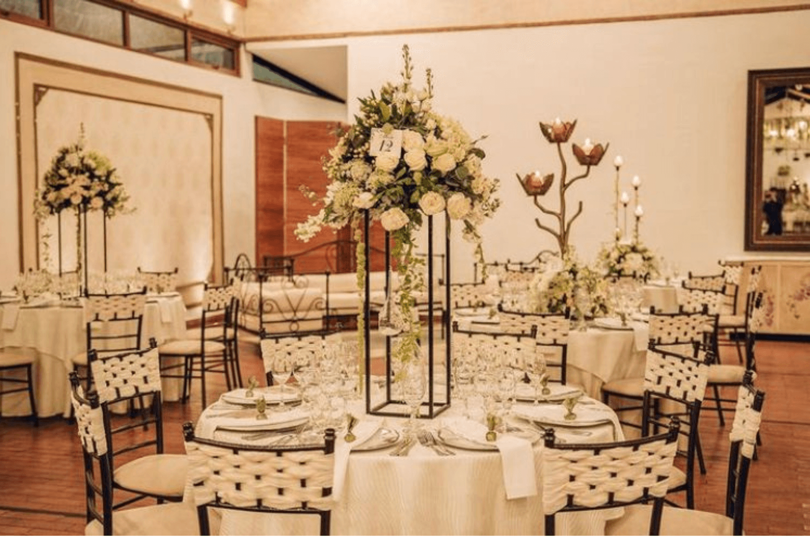 Salón preparado para una celebración en Estancia Rosario.