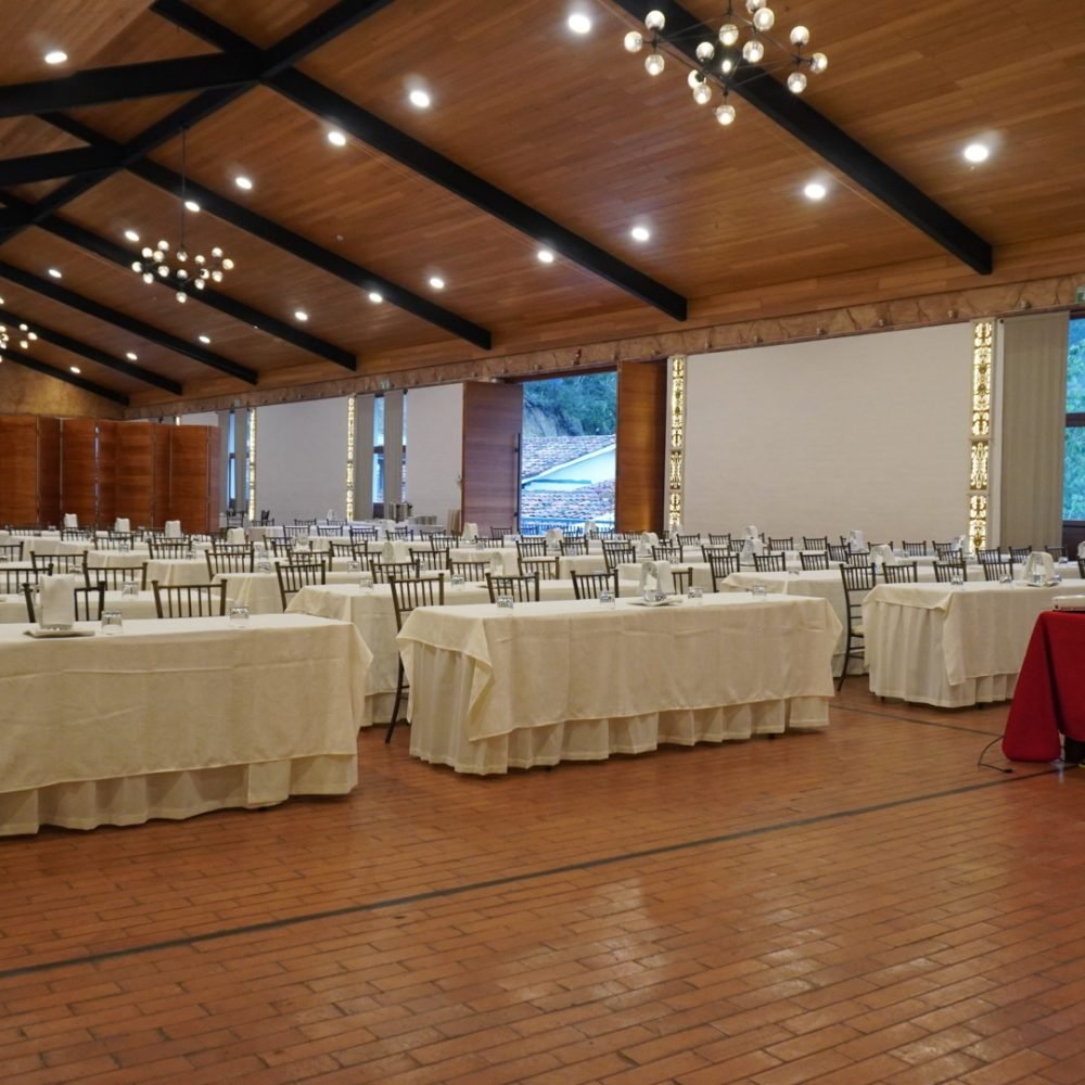 Los Sauces, montaje tipo aula